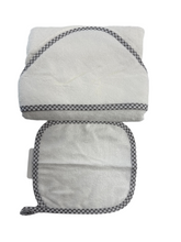 Load image into Gallery viewer, Hooded towel and wash cloth
