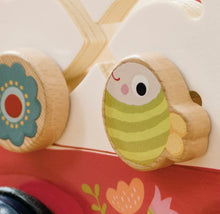 Load image into Gallery viewer, Bababoo &amp; Friends on Tour Pull Along Toy