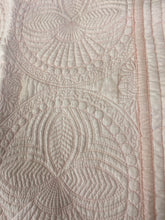 Load image into Gallery viewer, Quilt Scalloped Pink
